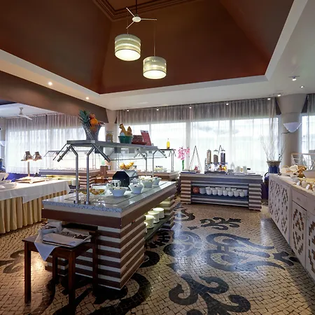Lejlighedshotel Muthu Clube Da Oura 4*