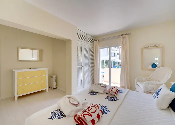 Apartahotel Muthu Clube Da Oura 4*